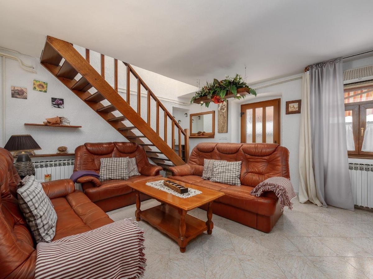 Casa Astrid By The Sea In Počitniška hiša