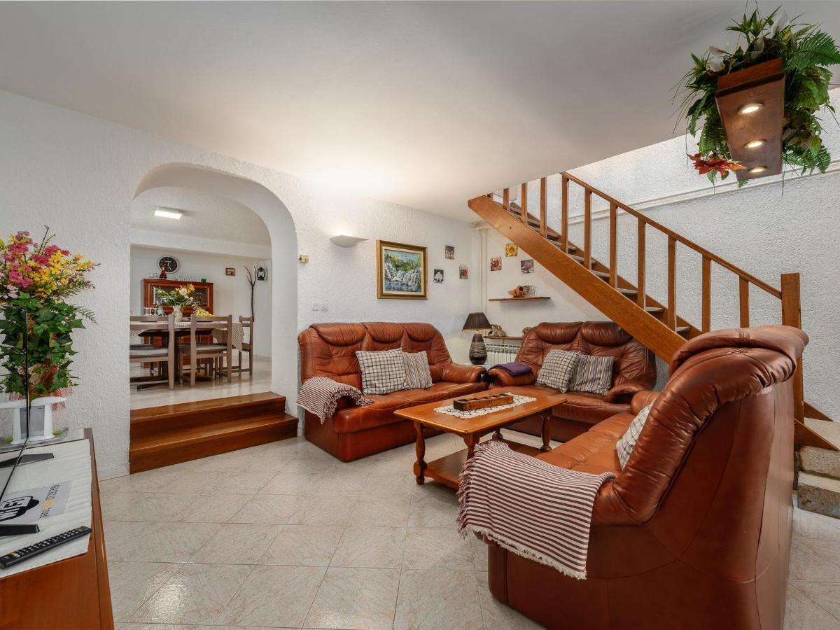Casa Astrid By The Sea In Počitniška hiša *